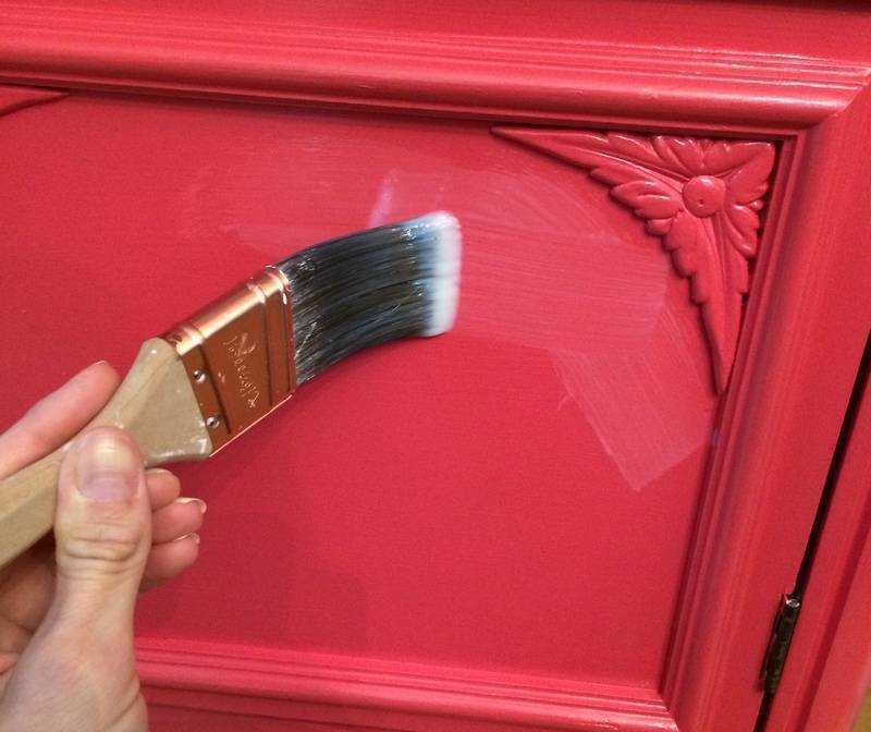 Лак для дверей из шпона: как подобрать краску, правила самостоятельного окрашивания Как избежать погрешностей в работе с дверьми из шпона: нюансы процесса