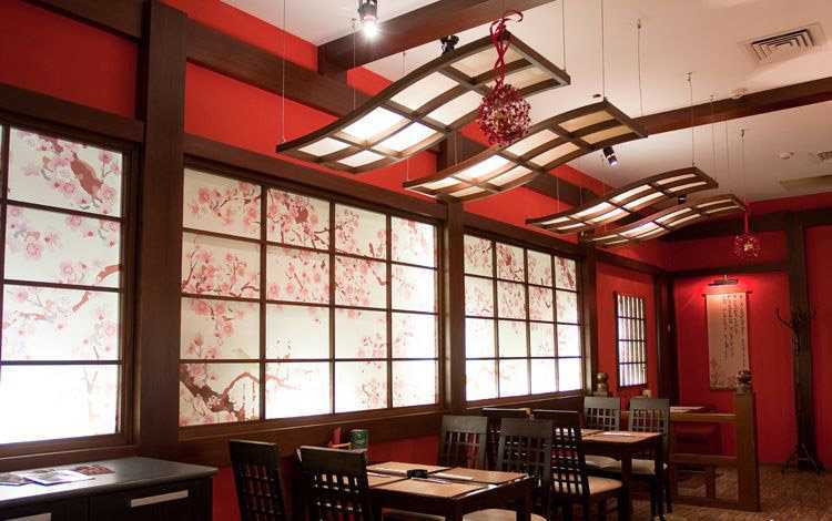 Сайт японского ресторана. Ресторан «японский ниндзя» в япон6ии. Интерьер ресторана «Моондзун»Япония. Суши бар в Японии. Бар арамёнова Япония.
