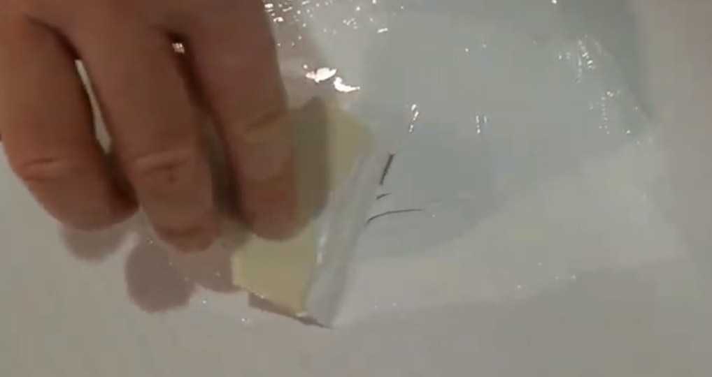 Как убрать царапины на акриловой ванне: как заделать трещину и сколы, полезное видео