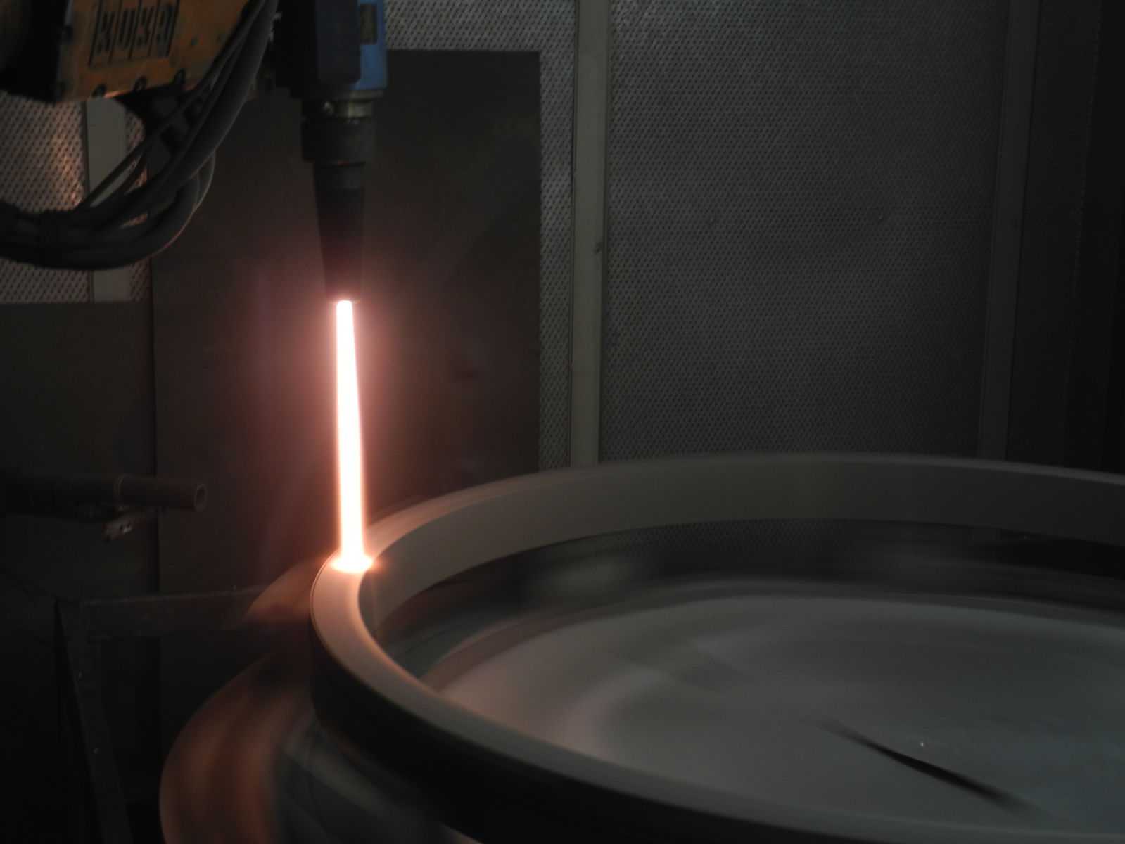 Технология напыления металлов: основные способы металлизации изделий
