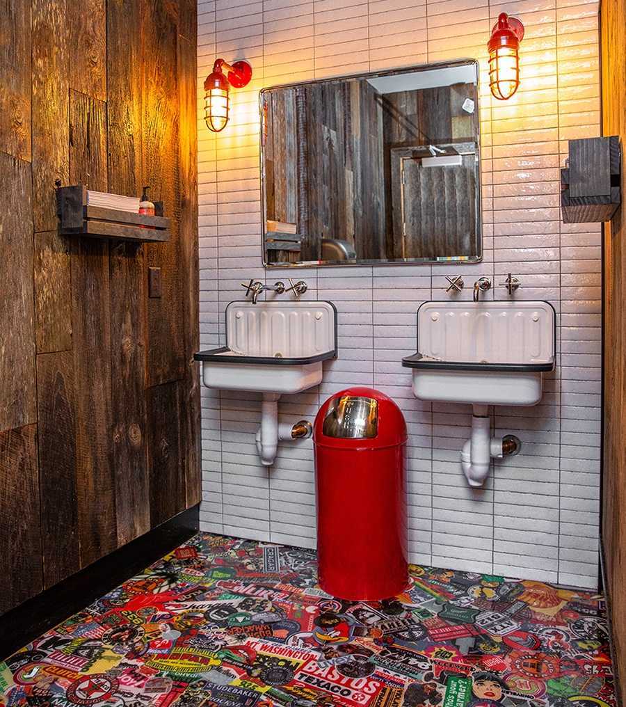 Туалет в баре