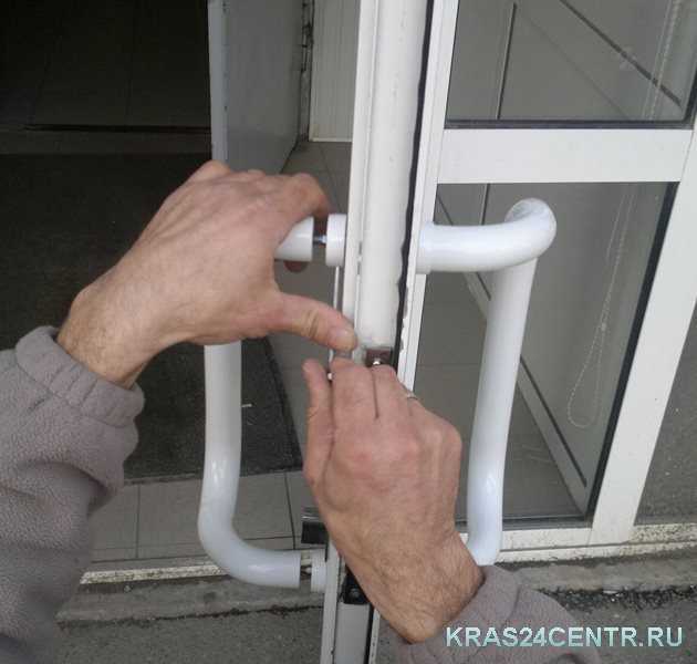 Как отремонтировать ручку на пластиковой двери балкона