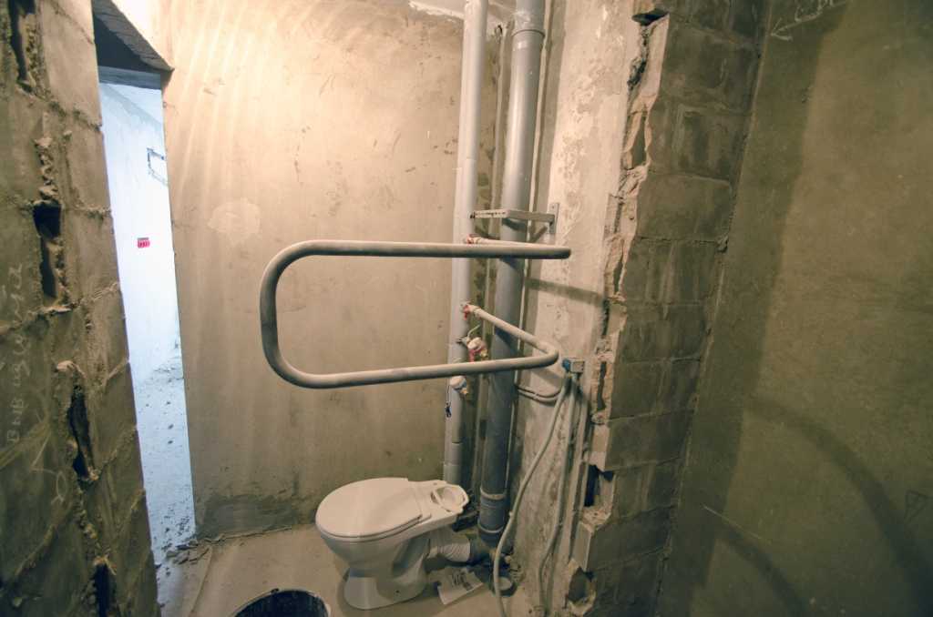 Можно ли расширить ванную за счет коридора - что нужно для такой перепланировки