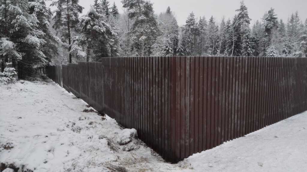 Забор зимой особенности установки - строительный журнал palitrabazar.ru