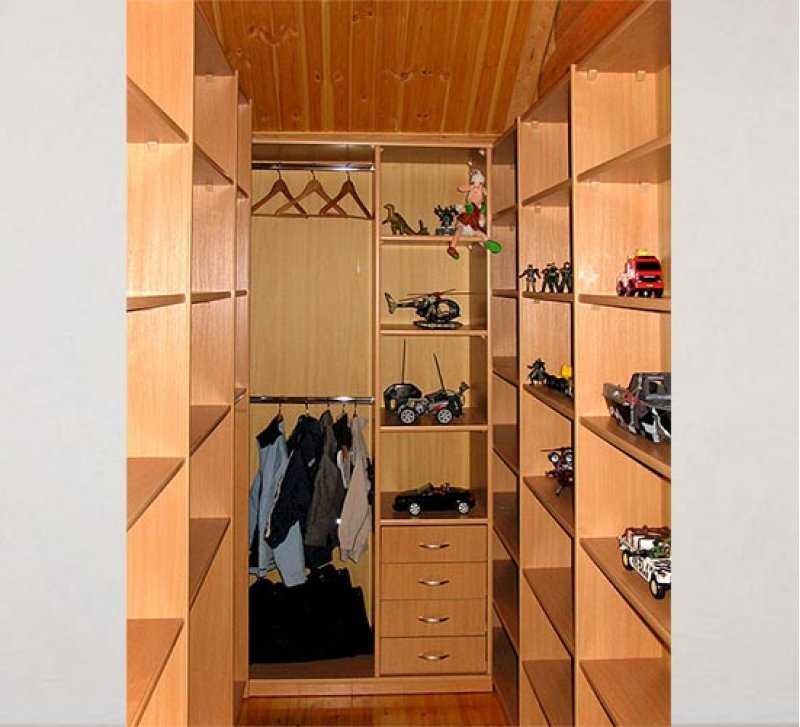 Гардеробная (114 фото): оборудование и как обустроить комнату на  2 кв. м для обуви и верхней одежды