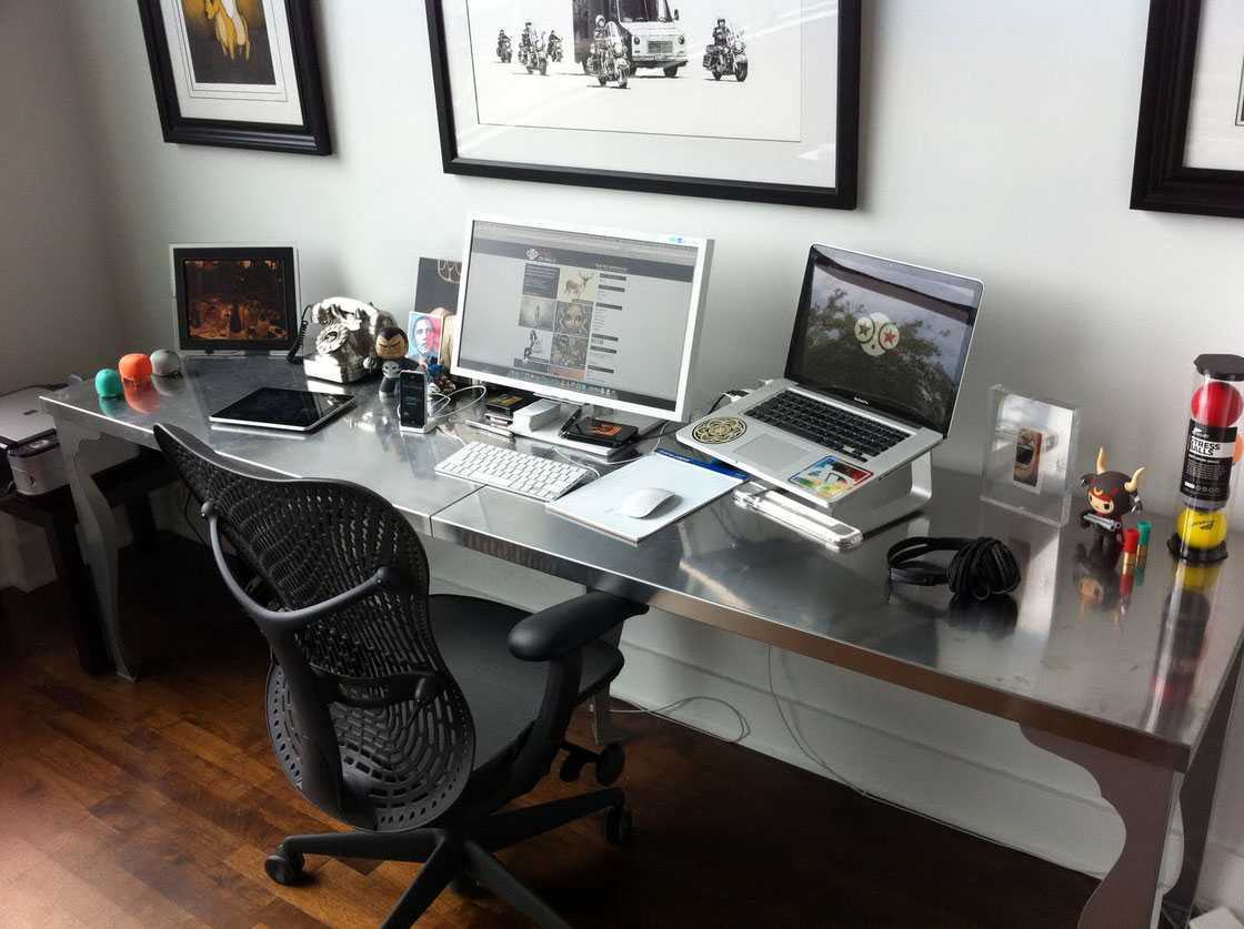 Идеальное рабочее место. Рабочий стол в офисе. Рабочее место дизайнера. Рабочее место в офисе. Компьютер в офисе.