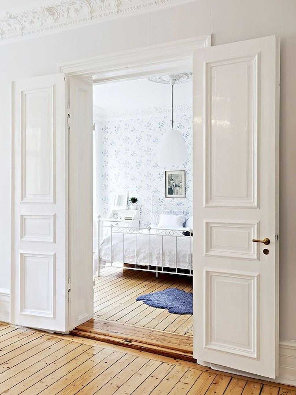 Белые двери в интерьере, как подобрать подходящий оттенок и вписать в любой стиль, основные правила и приемы - 34 фото | как сделать своими руками