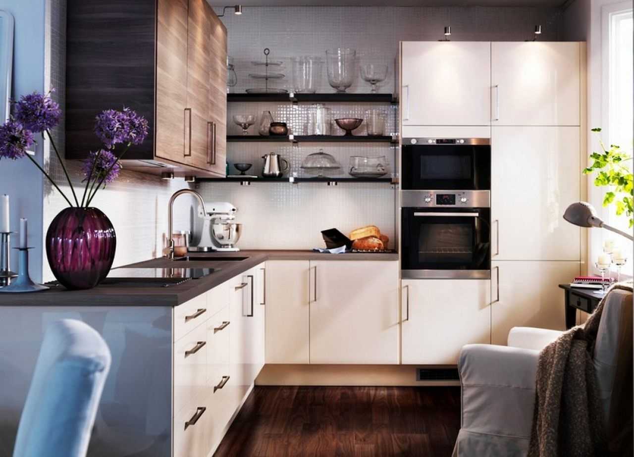 Как разместить на маленькой кухне холодильник и стиральную машину?