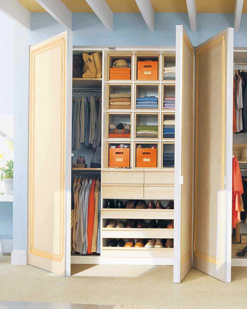 15 идей, как компактно сложить вещи в шкафу — правильная организация хранения одежды
