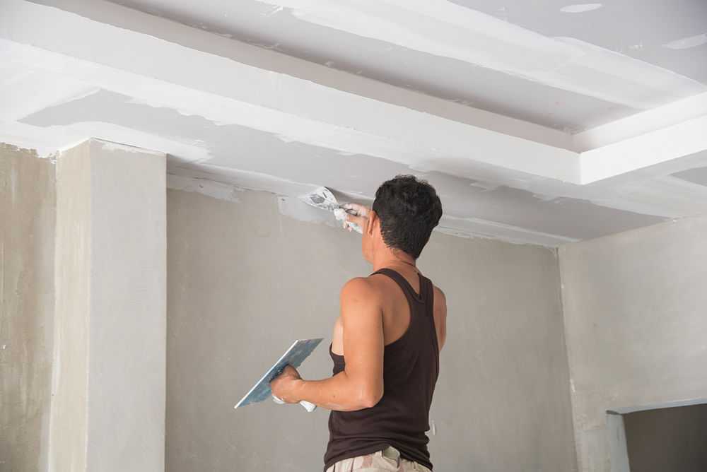 Шпаклёвка потолка под покраску - делаем без ошибок с первого раза