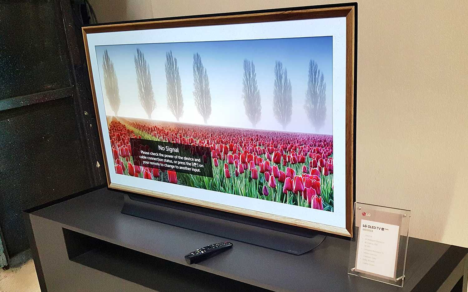 Телевизор lg oled серии gallery в проекте известного дизайнера дианы балашовой на выставке mosbuild 2022: продвинутые технологии для впечатляющего интерьера