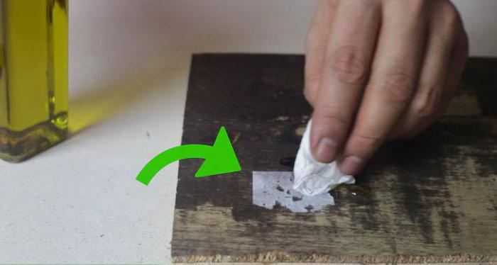 Как убрать клей от наклейки с пластика
