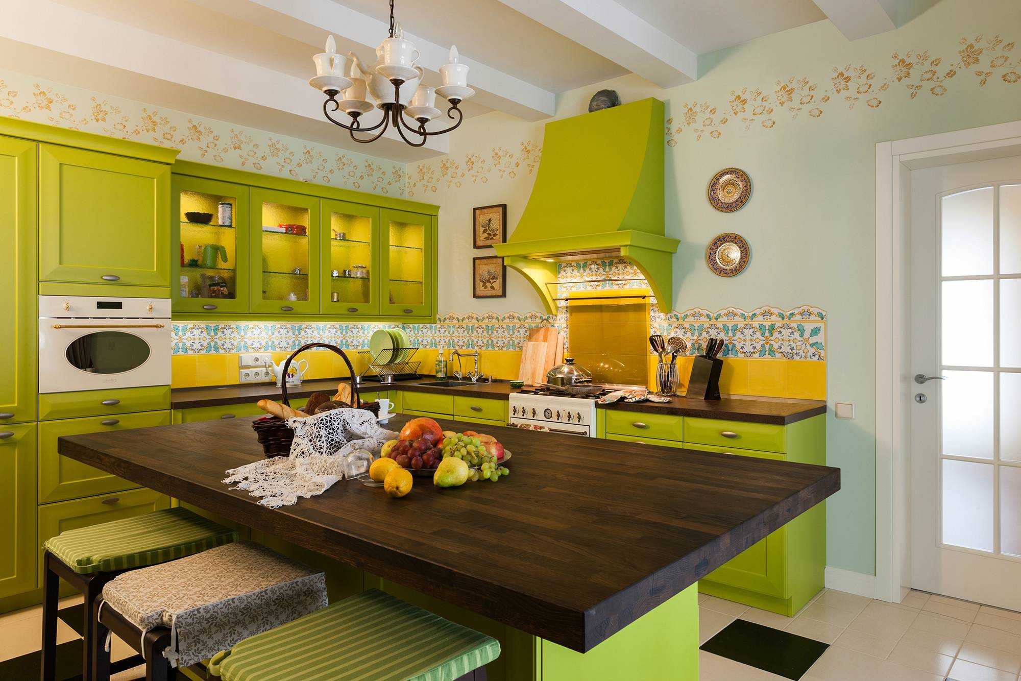 Кухня цвета лайм: 75 идей дизайна интерьера от salon.ru